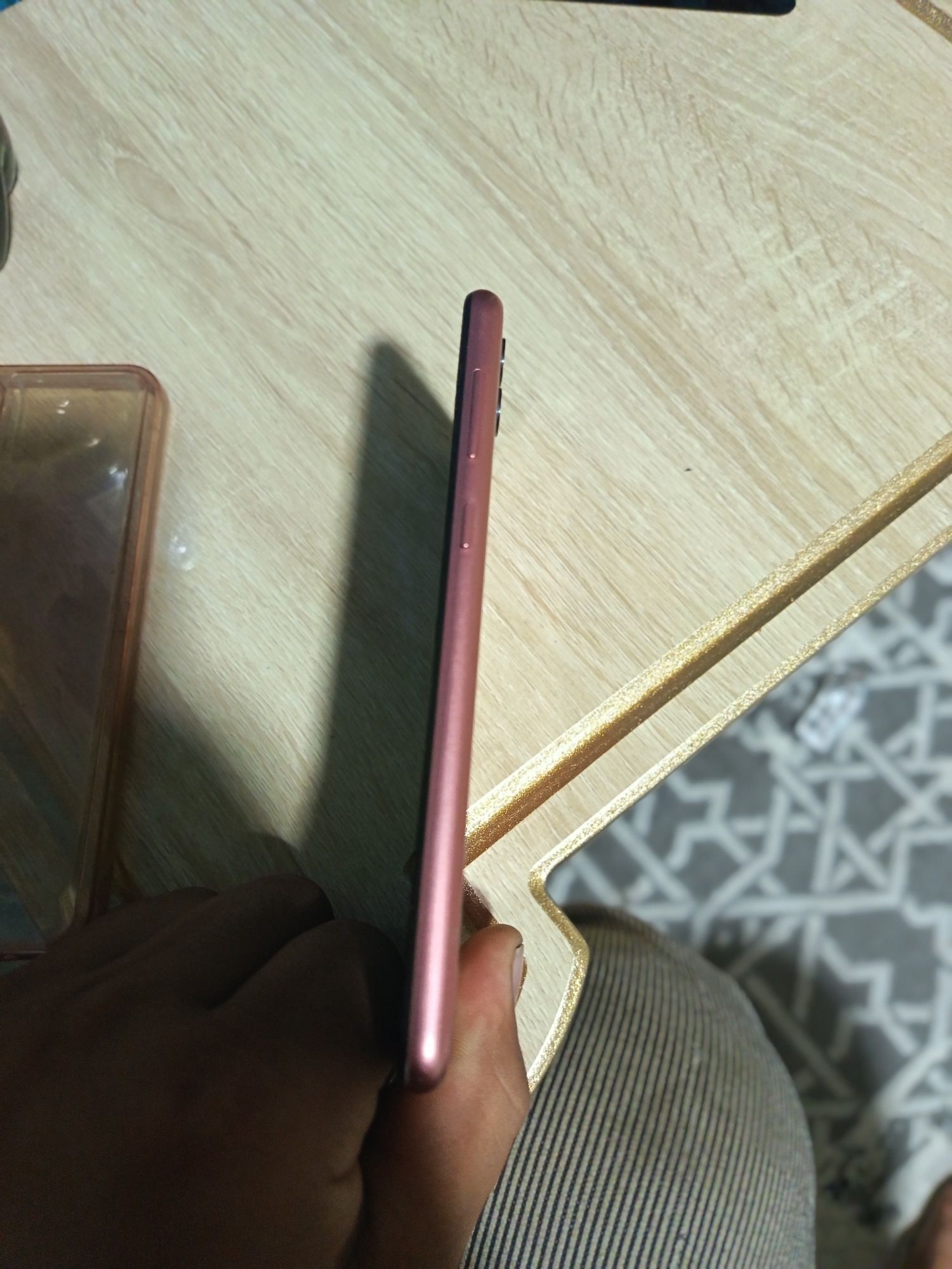 Samsung A04 telefoni ishlashiga garantiya 6 oy ishlatilgan