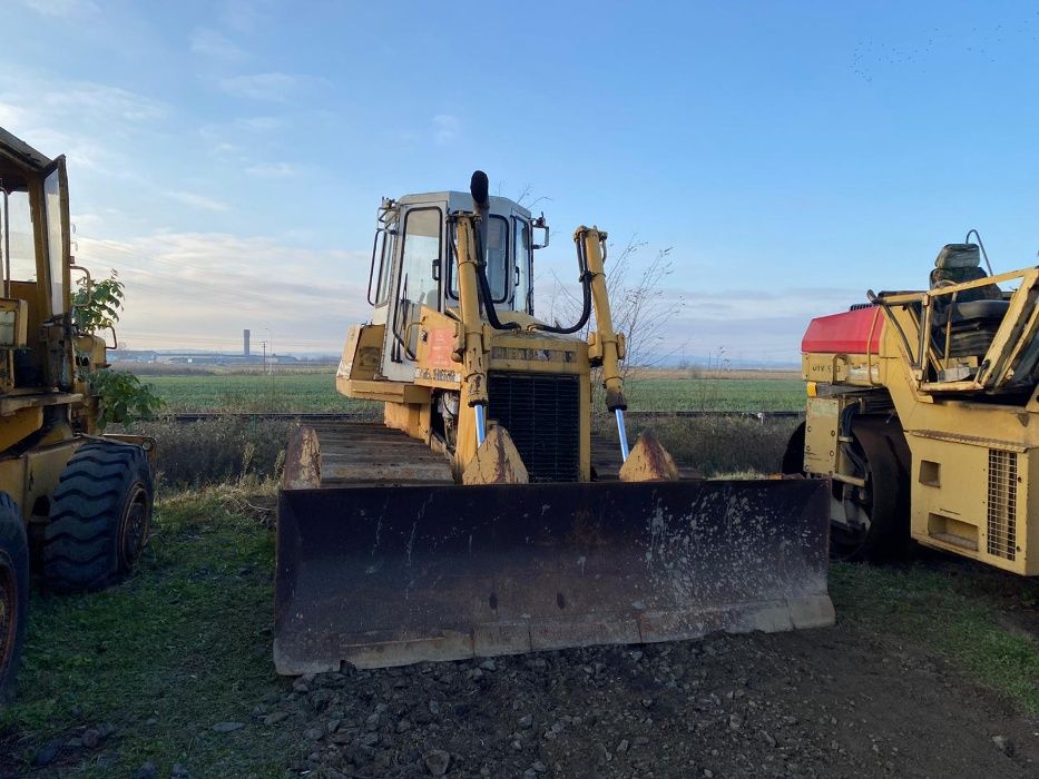 Liebherr 712 buldozer dezmembrez , motor , reductoare, pompa