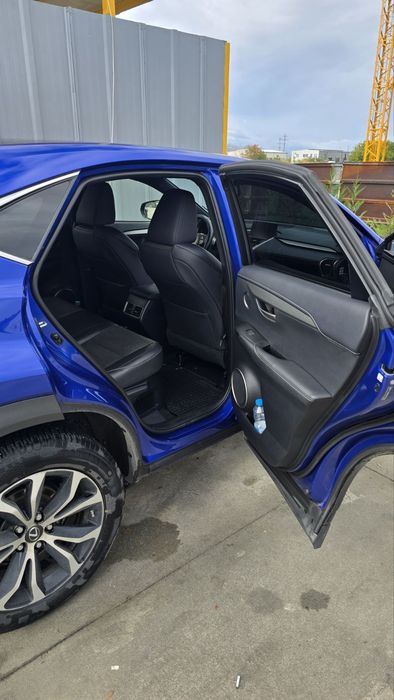 Продавам Лексус NX 300h