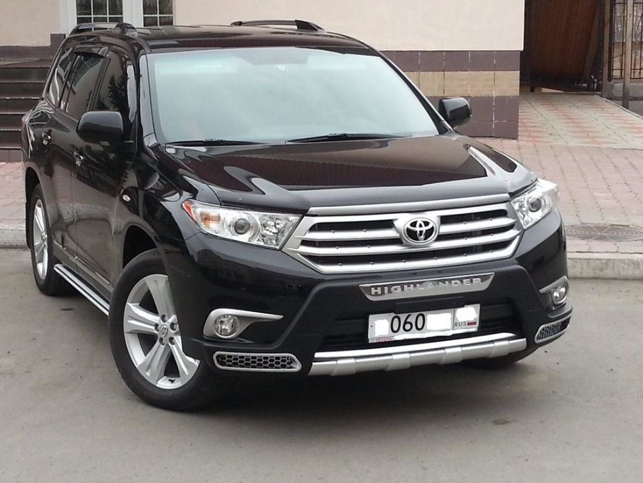 Решетка бампера на Toyota Highlander 11-/Тойота Хайландер 11-