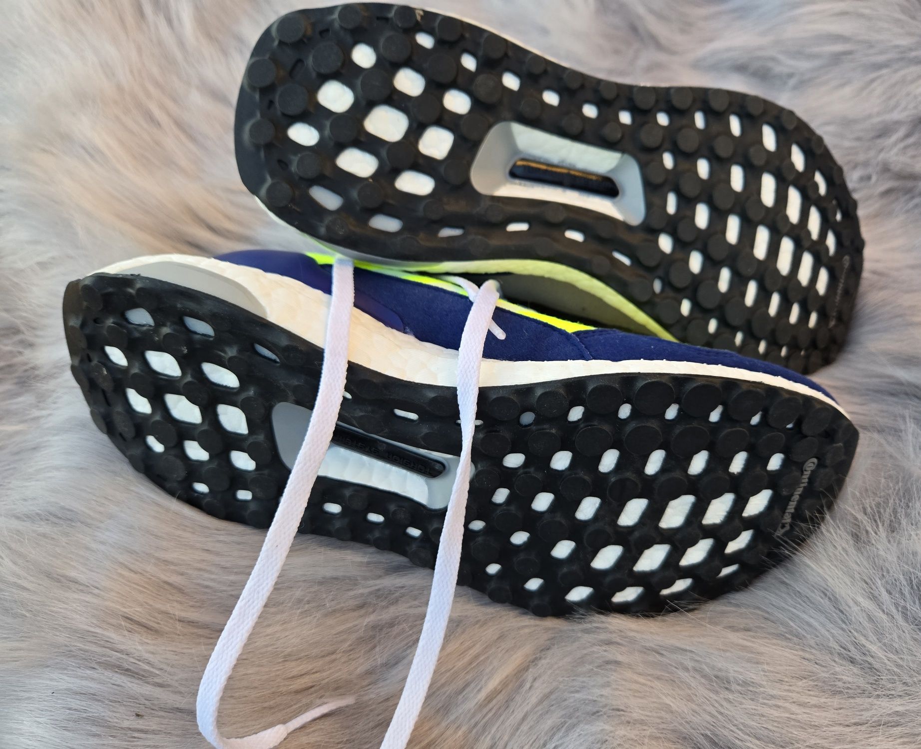 Adidas Ultra Boost Mid оригинални дамски сникърси 37 1/3 нови