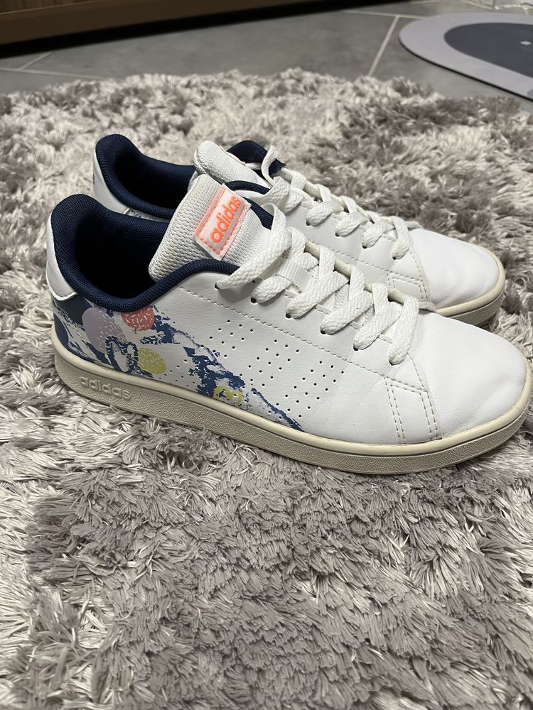 Дамски кецове adidas оригинални 36 номер