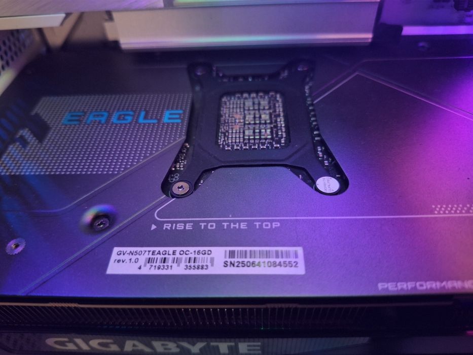 Placa video GIGABYTE RTX 5070 Ti WINDFORCE OC SFF 16GB GDDR7, 256-bit