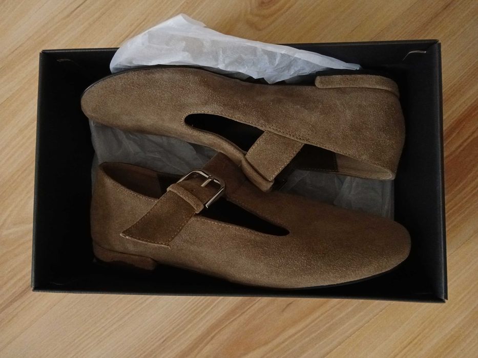 Нови велурени обувки Massimo Dutti