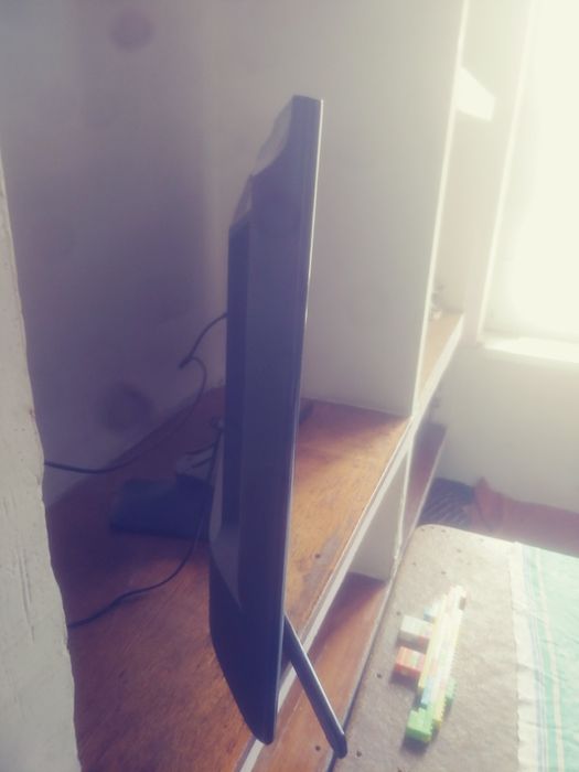 SAMSUNG televizor 43 talik