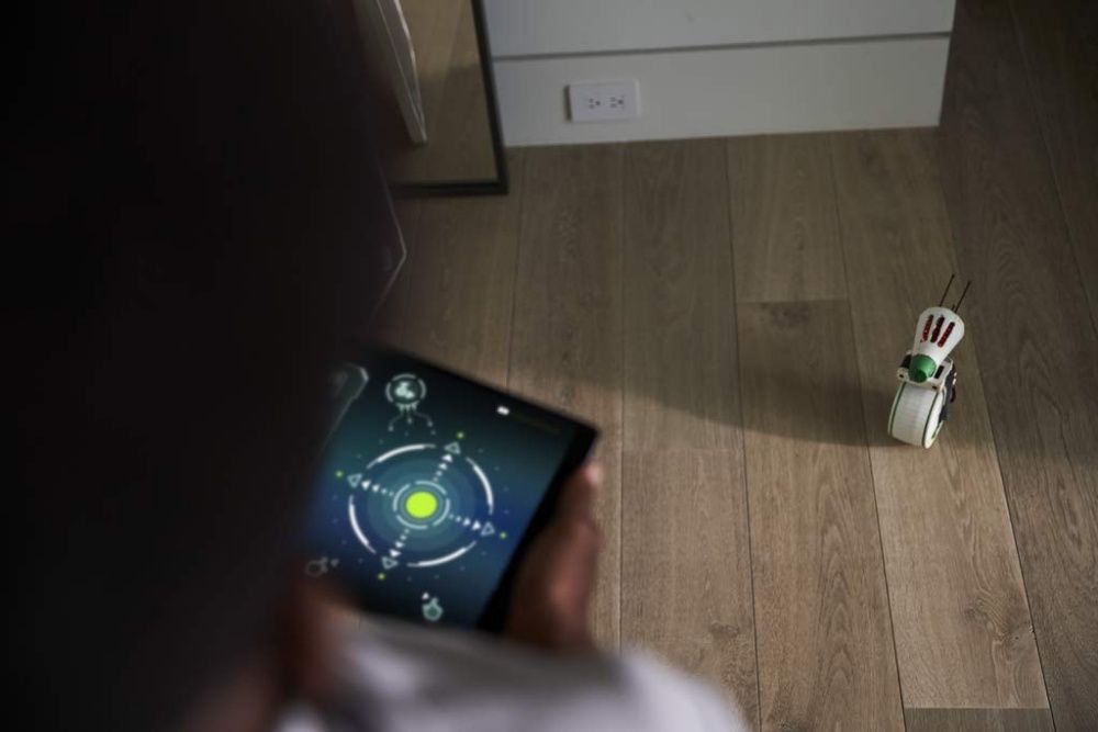 Star Wars Междузвездни войни Смарт Робот Дроид с Топка IOS Android
