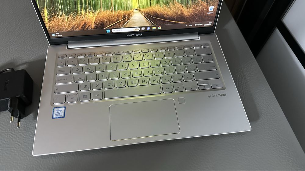 Ноутбук ASUS Vivobook Core i3-8th/512GB SSD/Windows 11