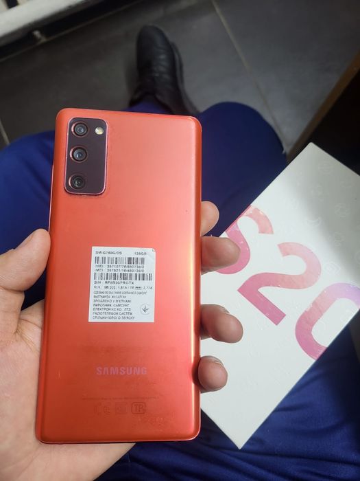 Срочно продам S20fe