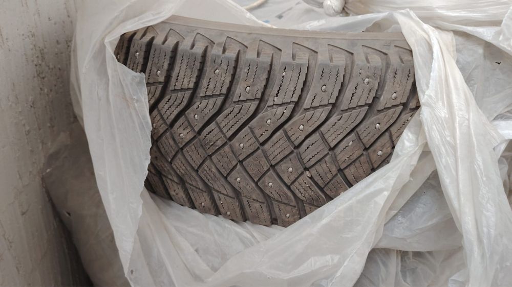 Зимние шины 4 шт. Goodyear