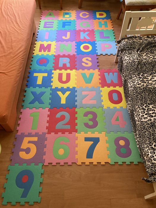 Пъзел килим за игра с букви и цифри