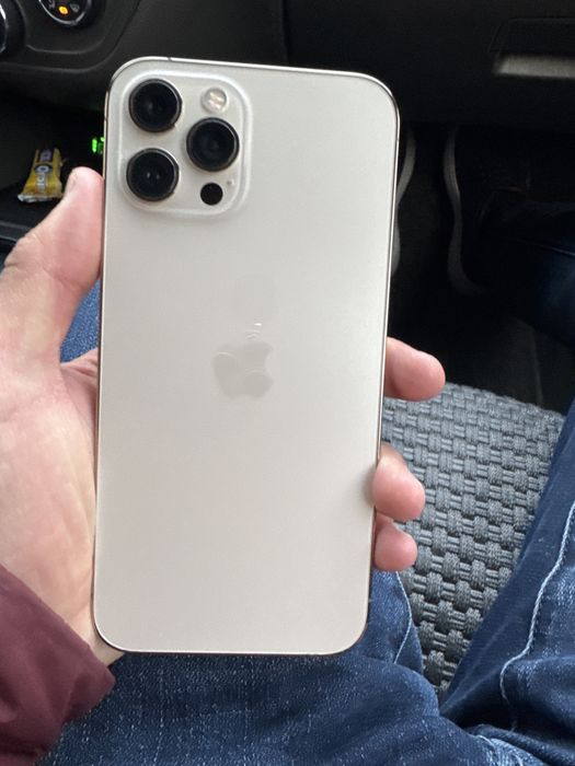 Iphone 12 pro max gold ideal!