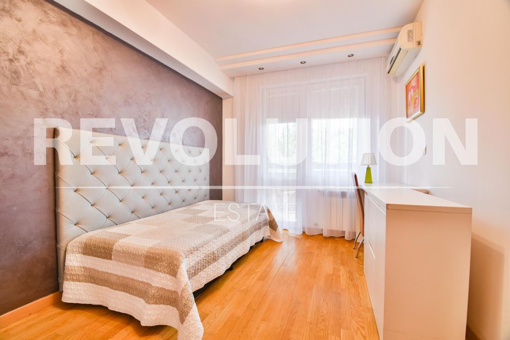 Дава се под наем Многостаен апартамент в София, Иван Вазов - 200 кв.м за 1980 € - Снимка #3