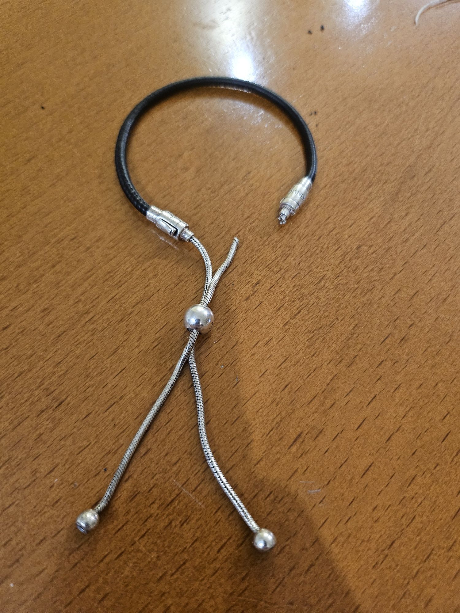 Гривна Pandora кожена