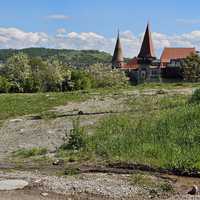 Vând teren zona Castelul Corvinilor