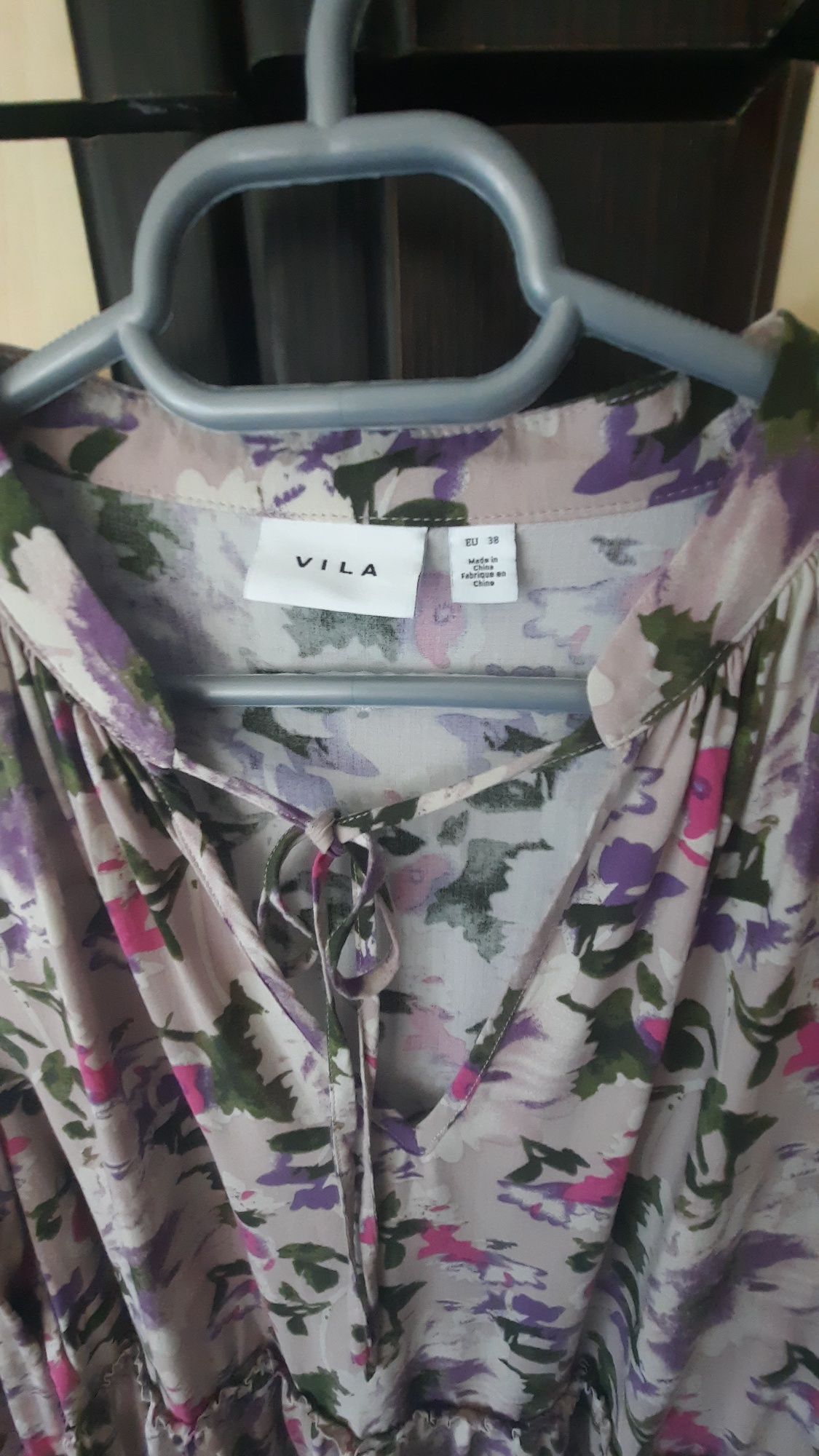 Bluză elegantă, răcoroasă, Vila,mărime 38,nouă fără etichetă