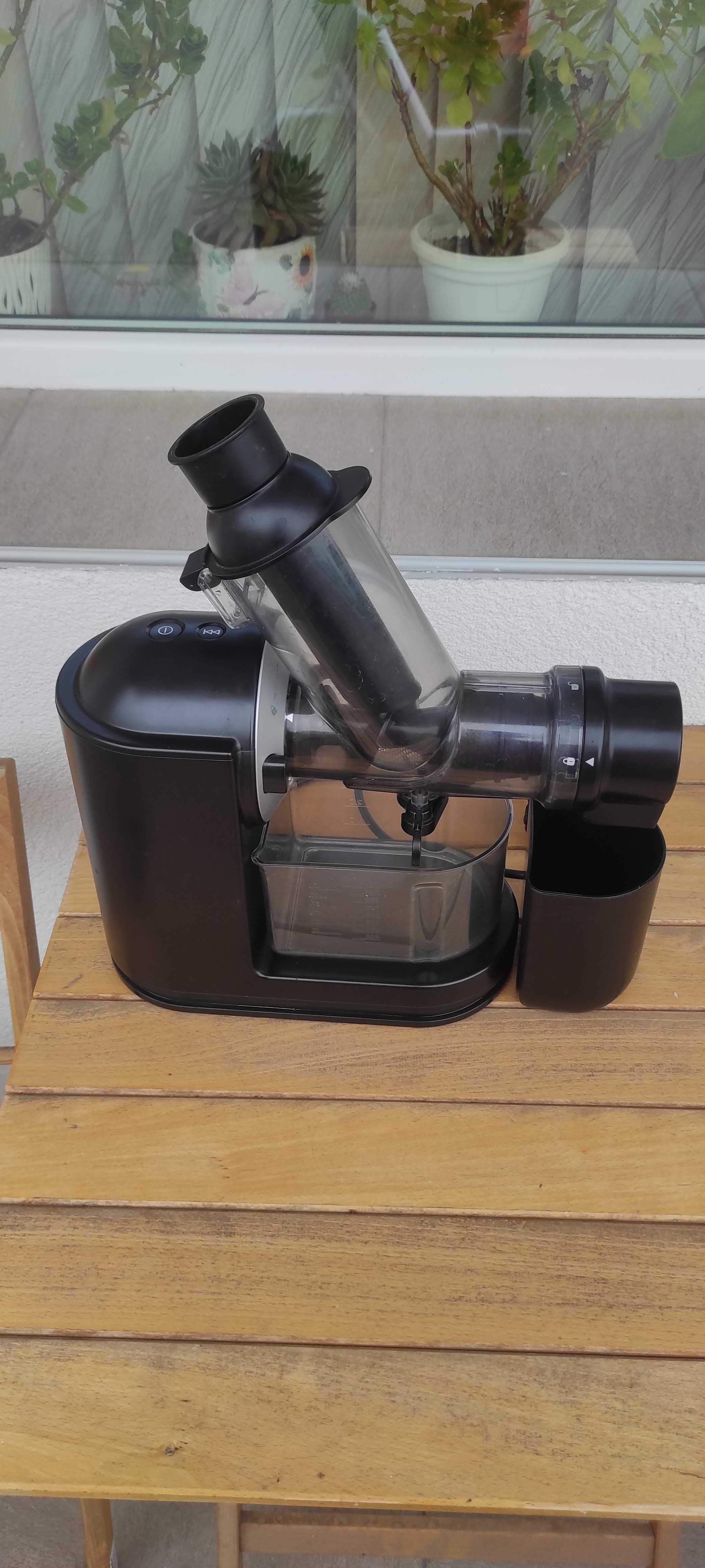 Philips HR1889 Сокоизстисквачка бавнооборотна (пресоваща)