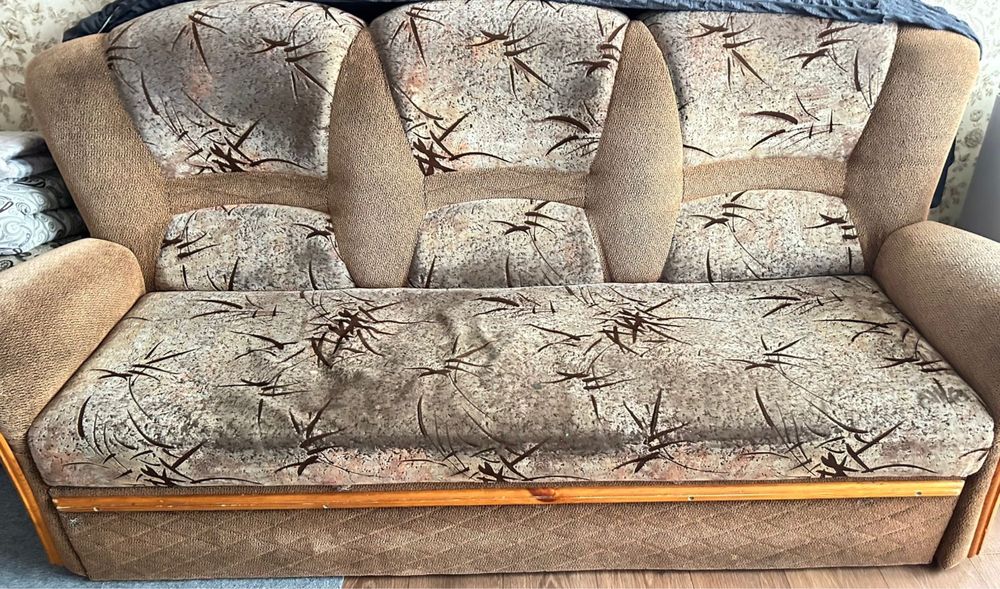 Отдам даром диван. Самовывоз с гашека