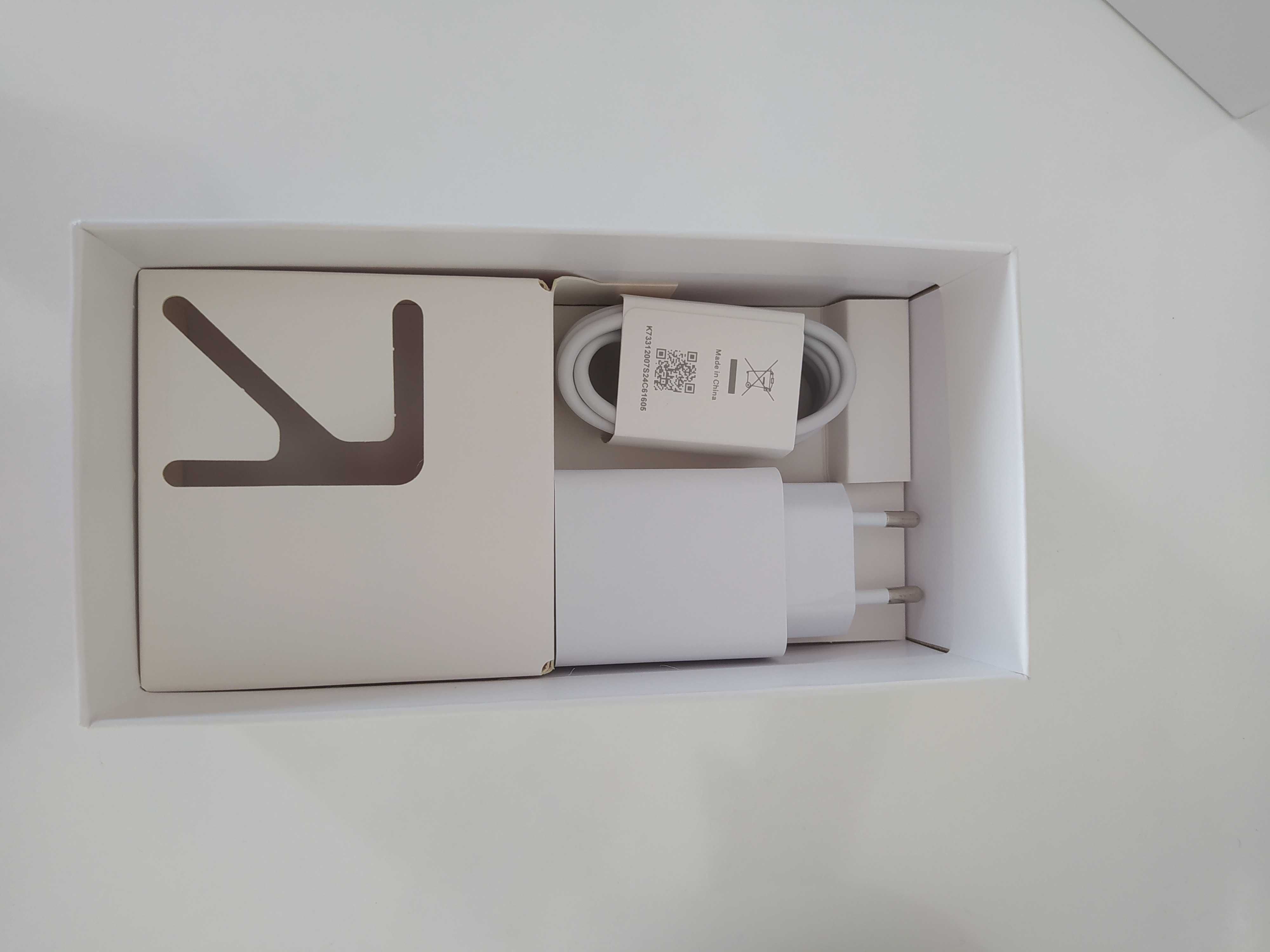 Regmi 10 Pebble White