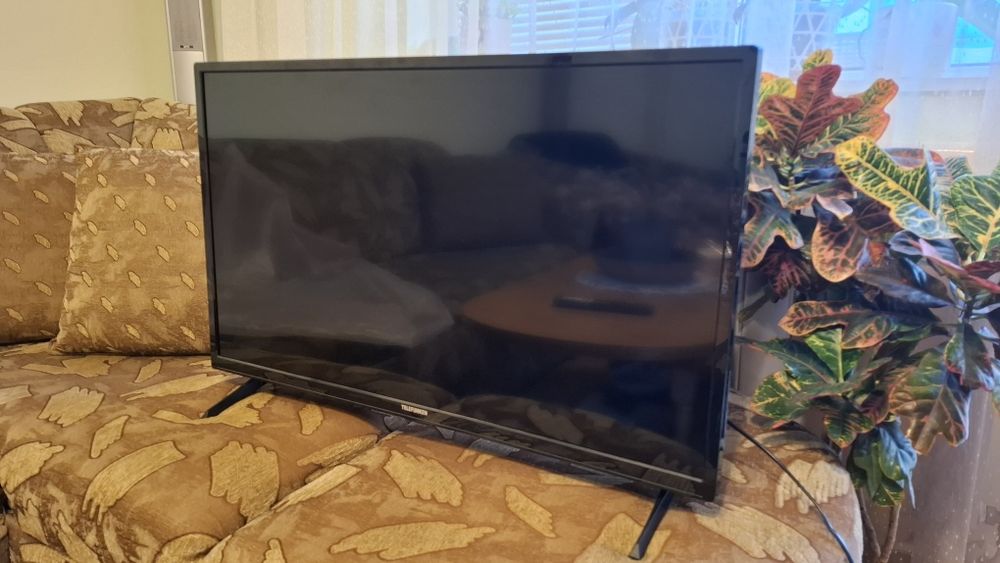 Телевизор 32 инча Telefunken Android  Full HD