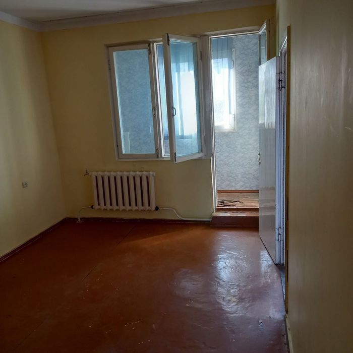 Продаётся 1/4/4 панель ,35м2, массив Ялангач, ор-р институт Культуры!