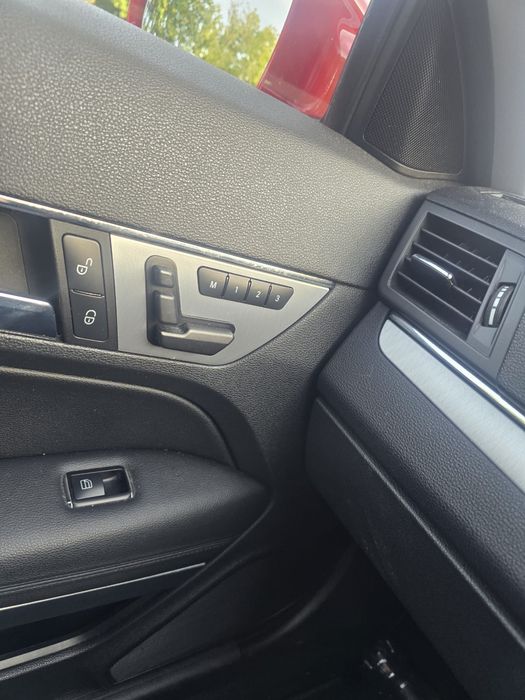 Mercedes E class 250 euro 5 an fabr  2010 adus pe roti din uk