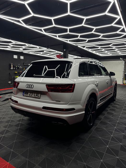 Audi Q7-Etron Plug-in Hybrid