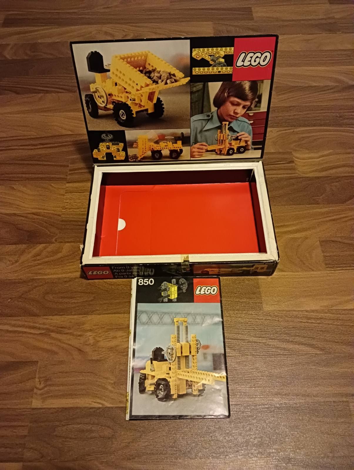 Lego кутии и инструкции 850,851.852,854