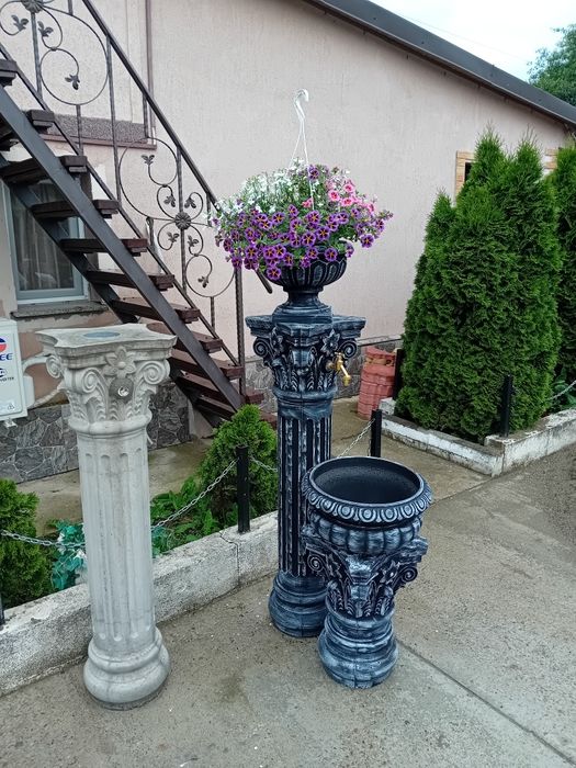Cișmele și ghivece de grădină din ciment aditivat