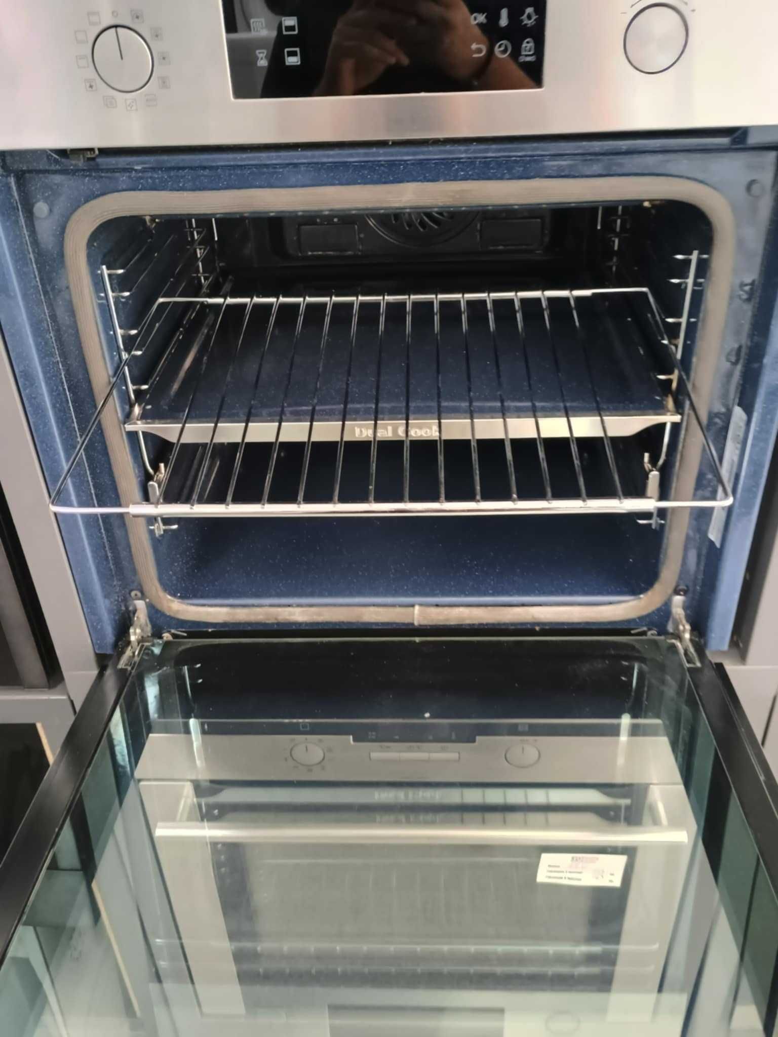 Фурна за вграждане Samsung NV70N3571RS/EG 68 литра PYROLUXE PLUS™