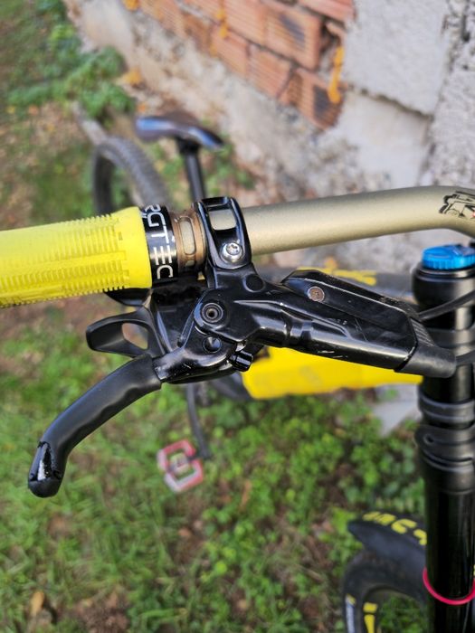 Продавам YT Tues AL 2019