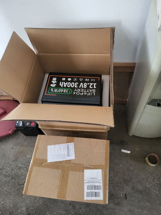 Vand acumulatori lifepo4 300A. NOI.  TRANSPORT GRATUIT.