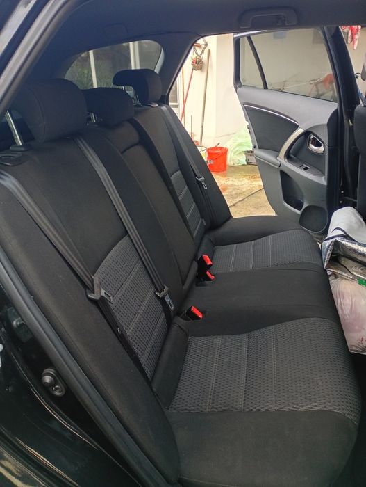 Toyota Avensis noiembrie 2013