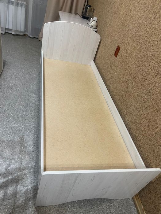 Продам кровать с матрасом