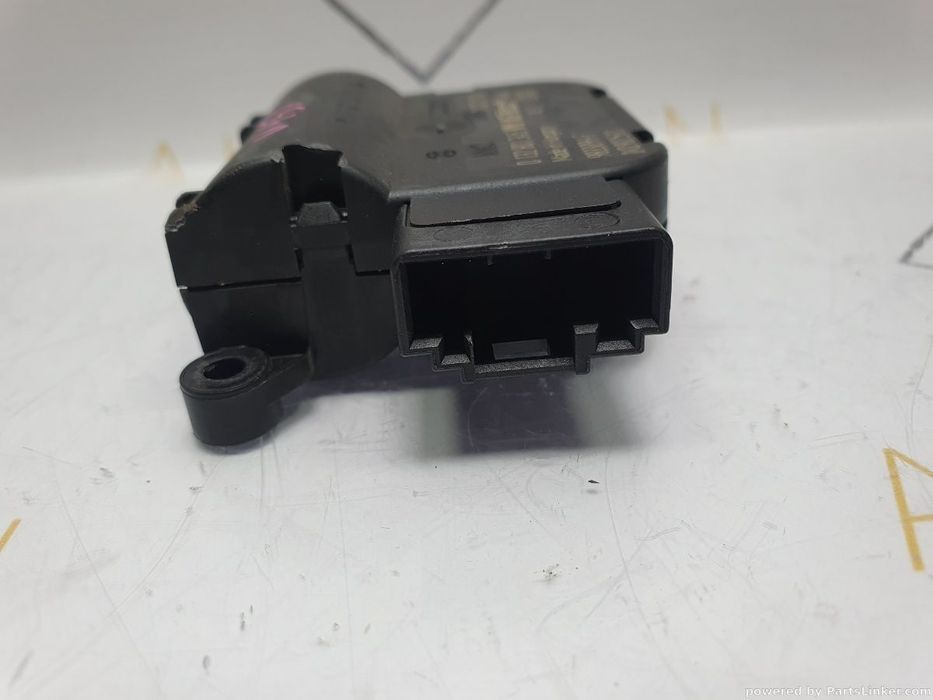 Motoras clapeta aeroterma v159 VOLKSWAGEN PASSAT (362) [ 2010 - 2014 ] TDI (CFFB) 103KW|140HP OEM 1K0907511 / 1K0 907 511