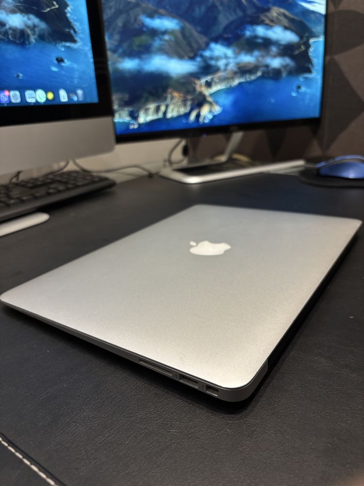 Macbook Air i7/ 8gb RAM/ 256gb