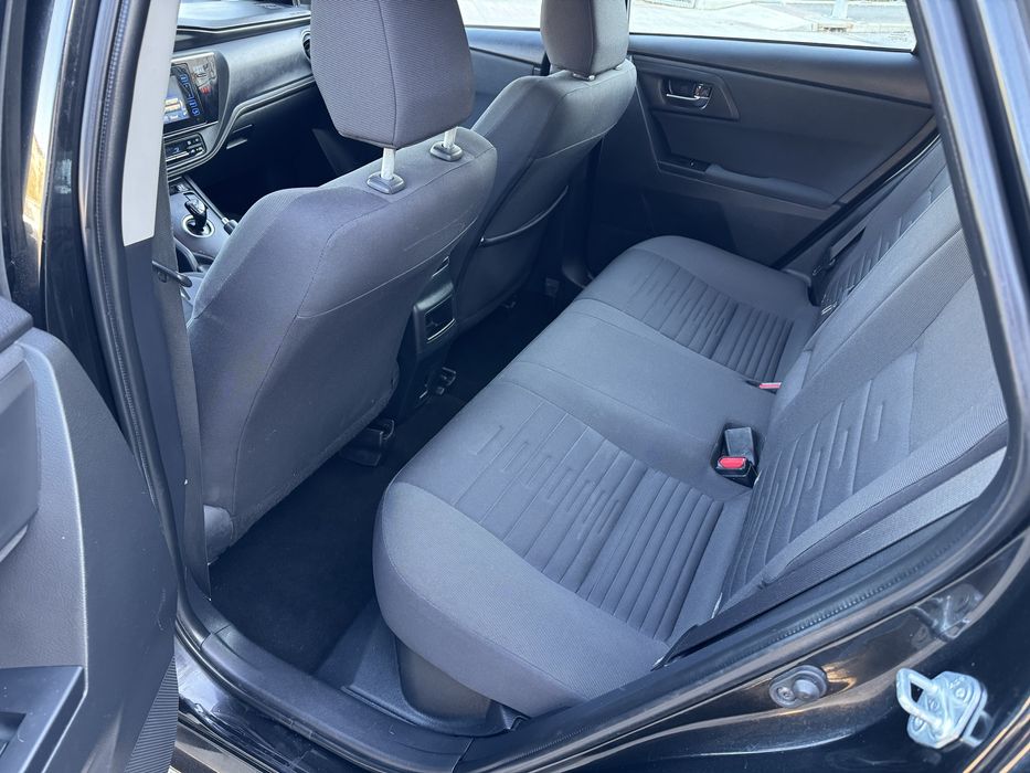Toyota Auris 2016 1.8 hybrid rate/garantie/buy back