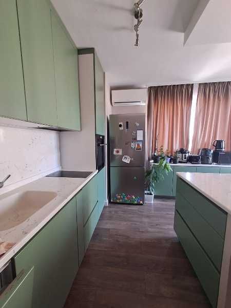 Продава се Тристаен апартамент в Пловдив, Южен - 104 кв.м за 1924 €/кв.м - Снимка #4