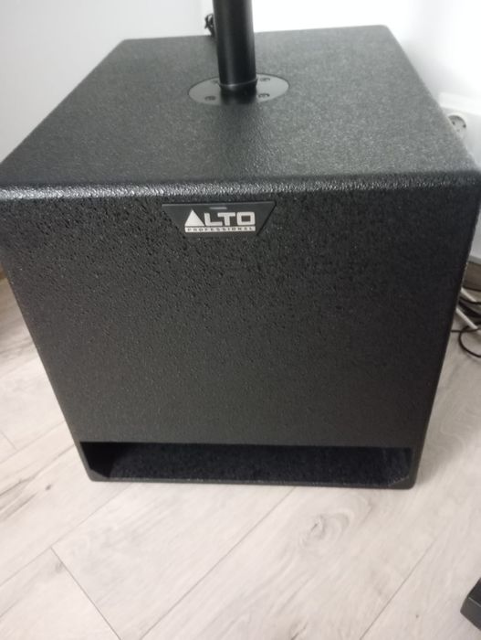 Vând subwoofer ALTO TX212S