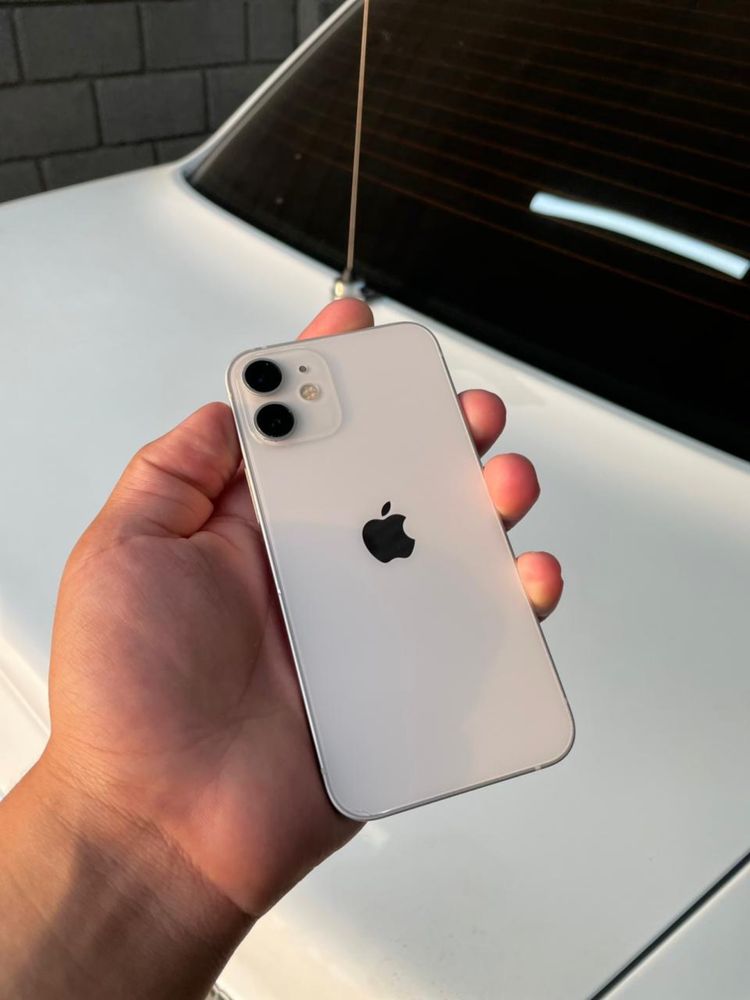 iphone 12 мини  64/76 белы