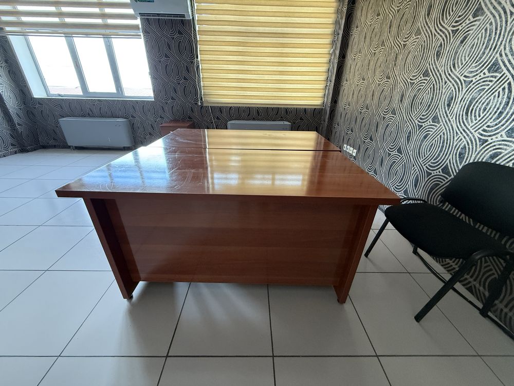 Stolı b/u holati yaxshi