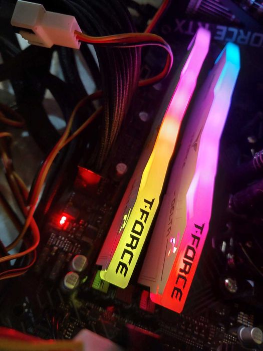 32GB DDR5, 6400MT/s - Corsair Vengance RGB, Teamgroup T-Force RGB