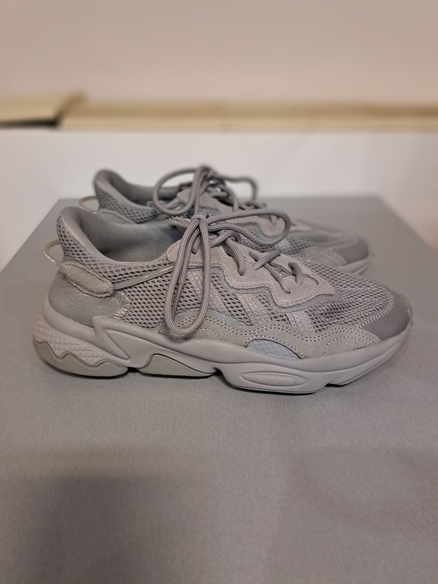 Обувки Adidas Ozweego