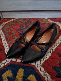 Кожаные женские туфли 40 классические