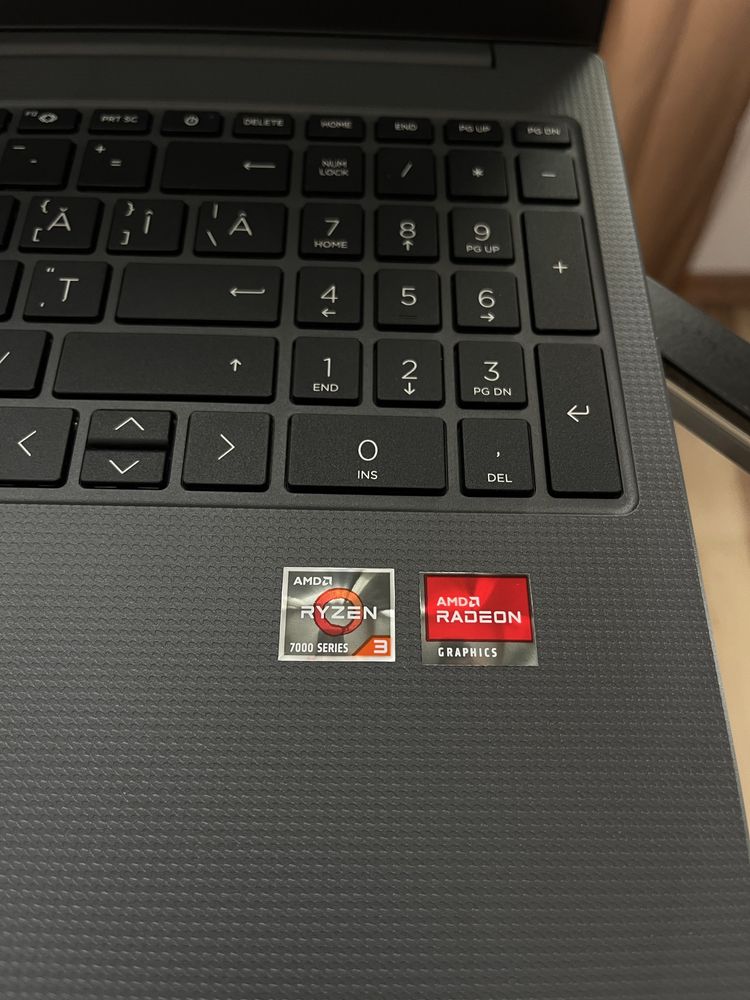 Laptop HP 15-fc0030nq