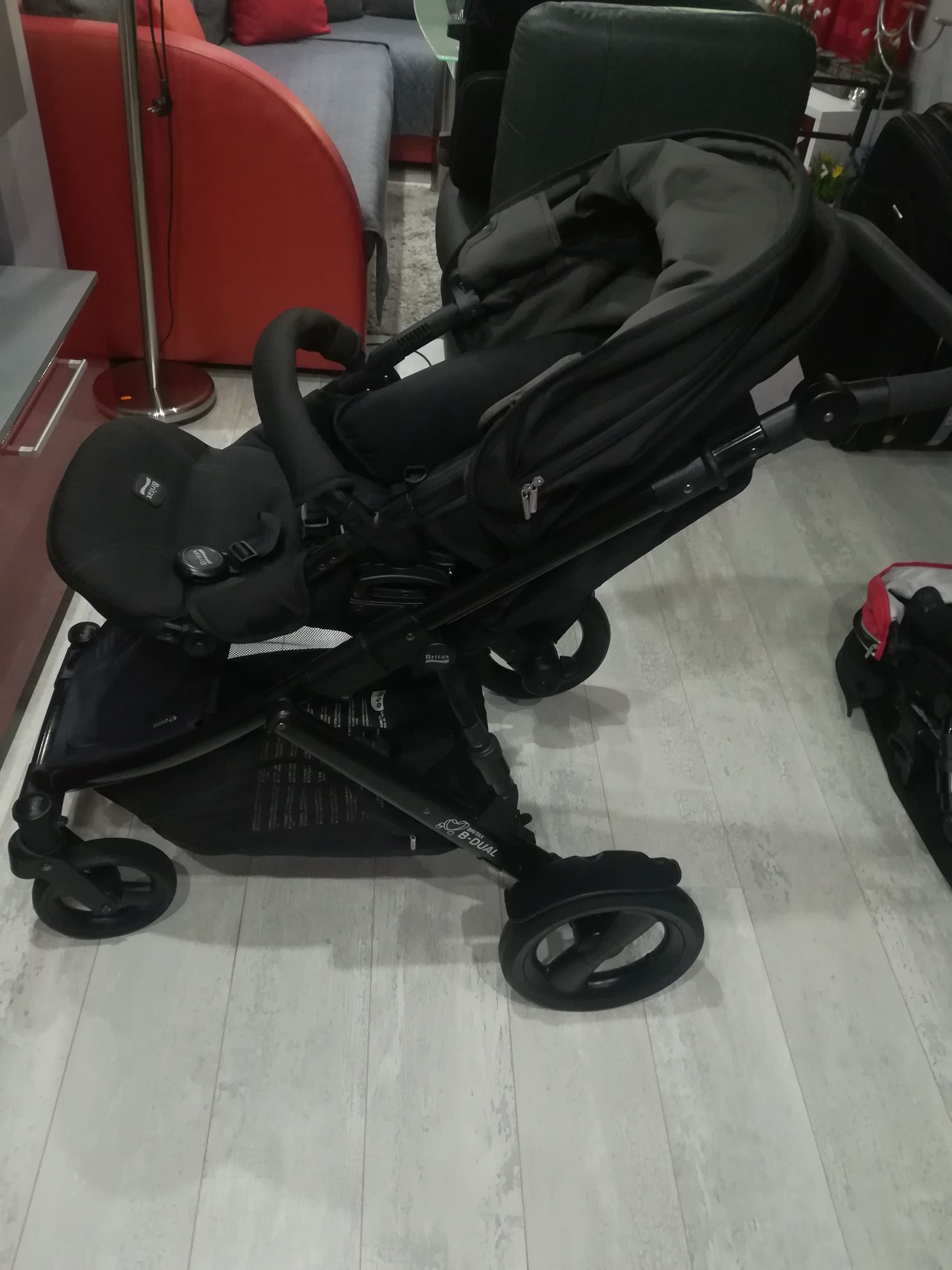 Бебешка комбинирана количка BRITAX B-DUAL