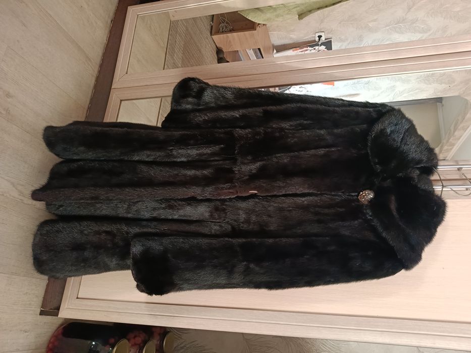 Продам Норковую шубу на переделку или на запчасти.