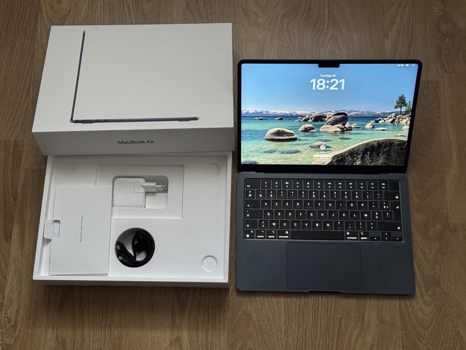 Apple Macbook Air M2 2022, 8GB RAM, 500GB SSD, stare buna