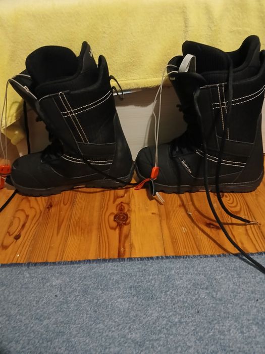 Продавам пълен сноуборд комплект Burton: