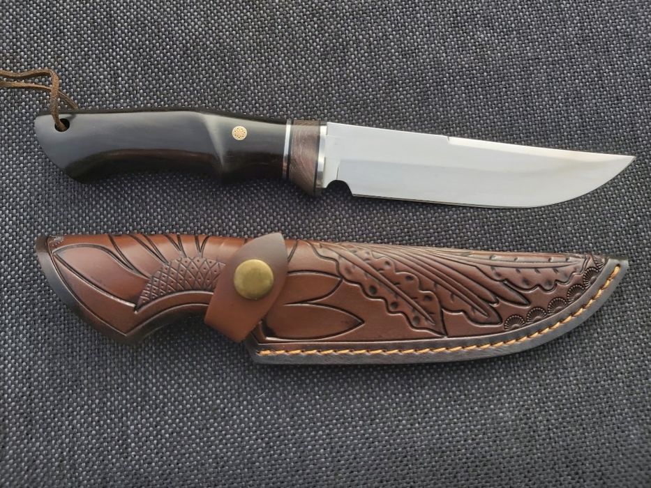 Висококачествен ръчно изработен нож с кожена кания LN404