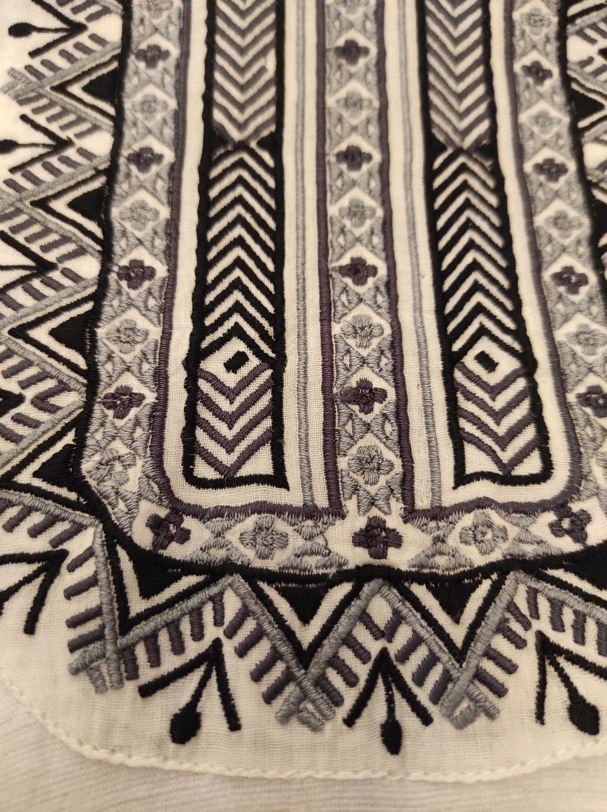 Bluza lunga cu motive indiene traditionale